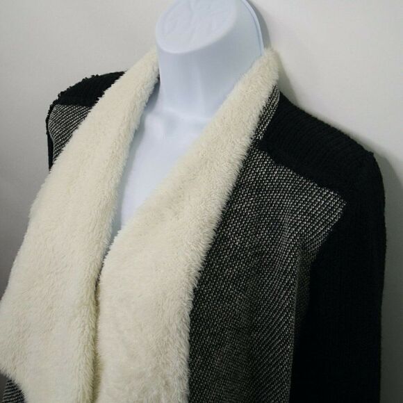 𝅺Skies Are Blue Womens Size XS Open Front Faux Fur Mixed Media Knit Cardigan - Picture 3 of 7
